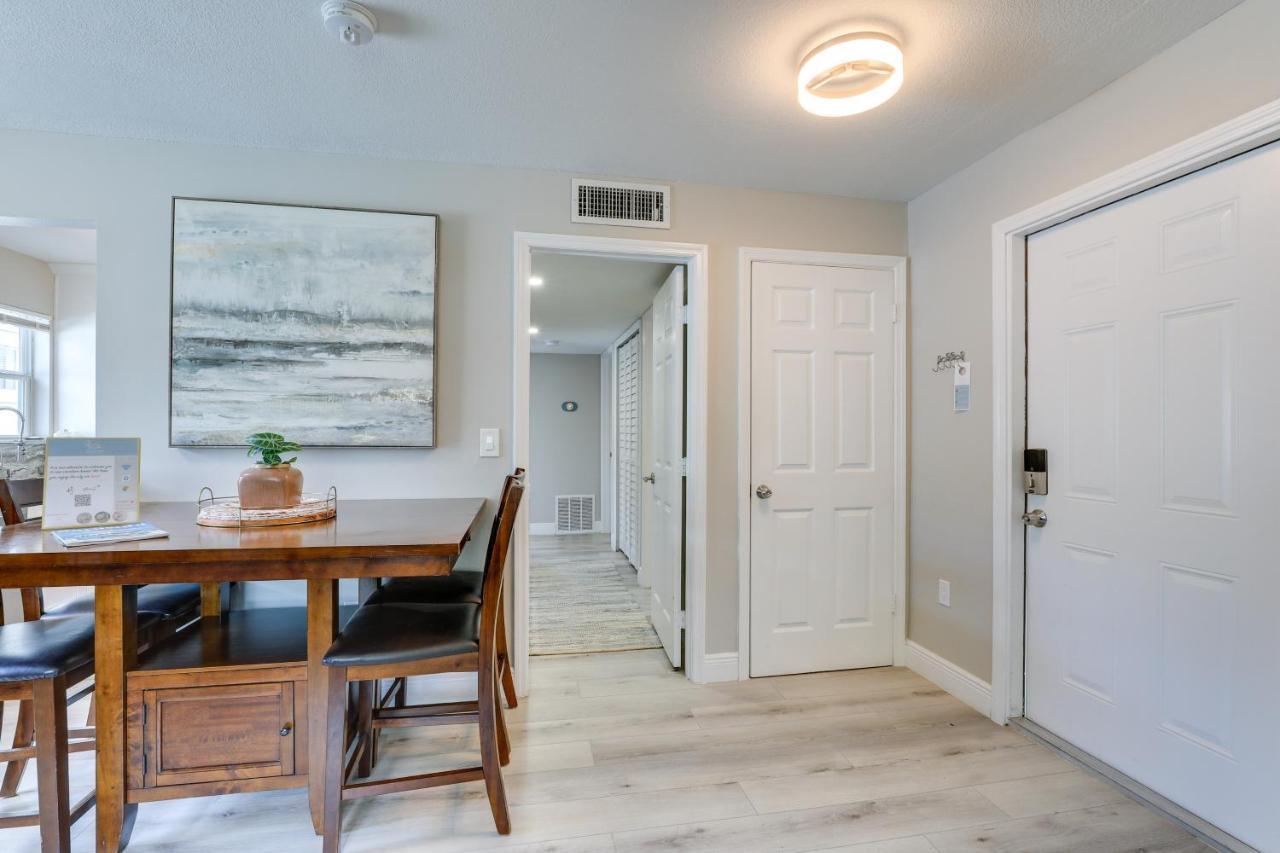 Coastal Sarasota Condo Minutes To Beach! Exterior photo