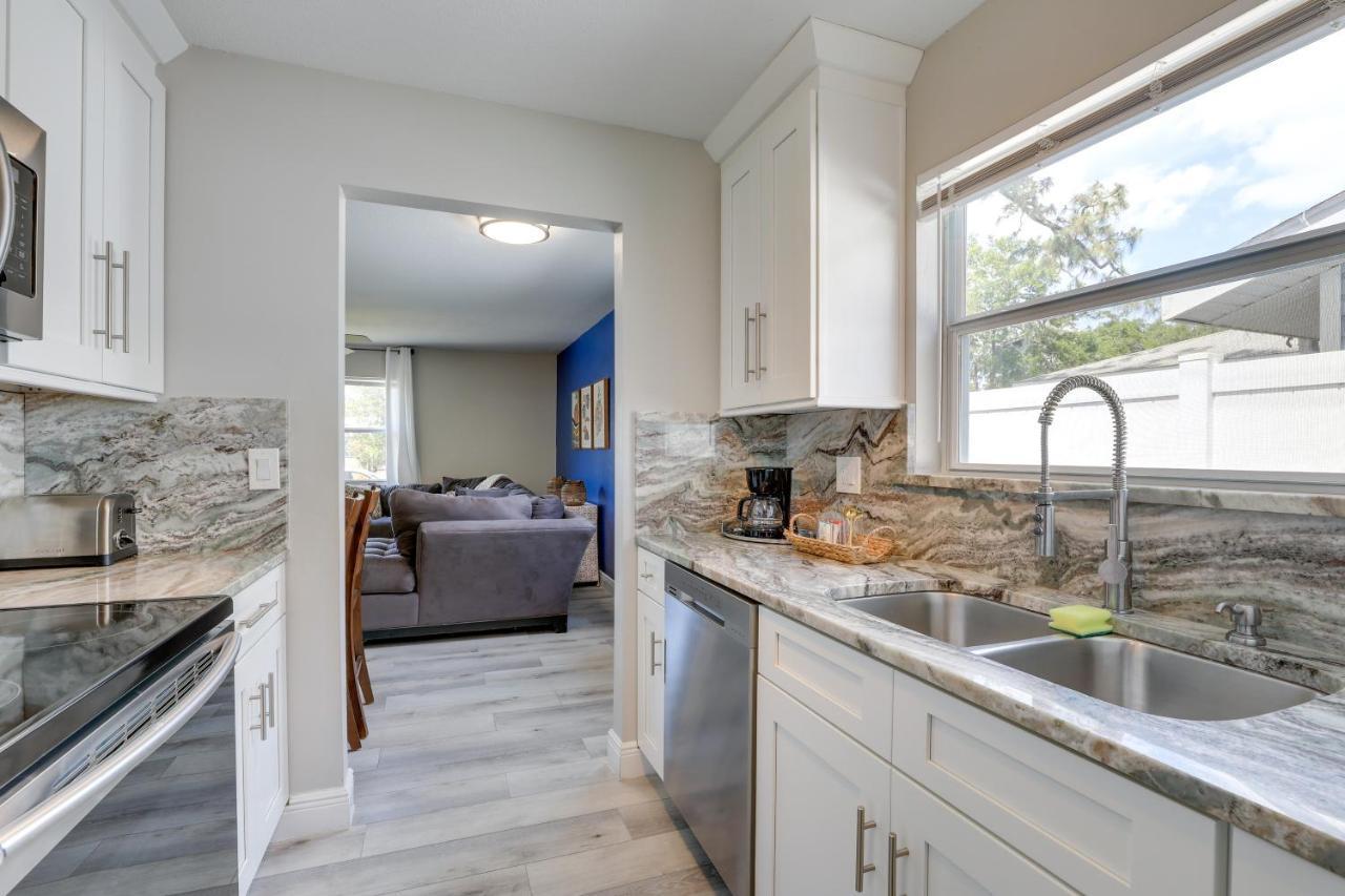 Coastal Sarasota Condo Minutes To Beach! Exterior photo