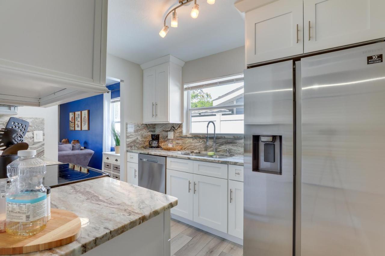 Coastal Sarasota Condo Minutes To Beach! Exterior photo