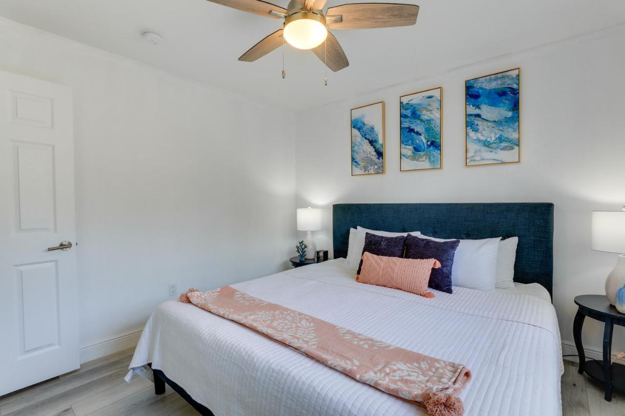 Coastal Sarasota Condo Minutes To Beach! Exterior photo