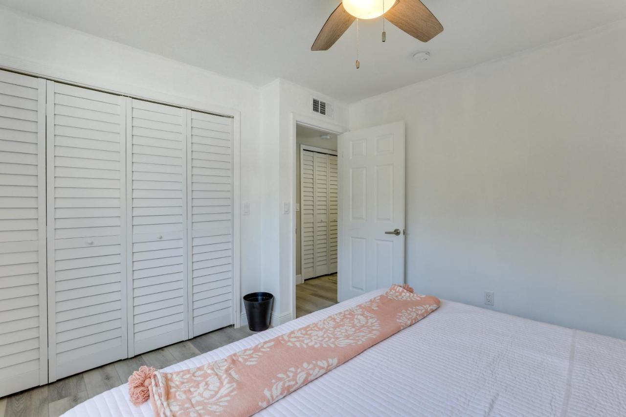Coastal Sarasota Condo Minutes To Beach! Exterior photo